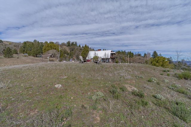 220 Harmony Lane, Garberville, CA 95542