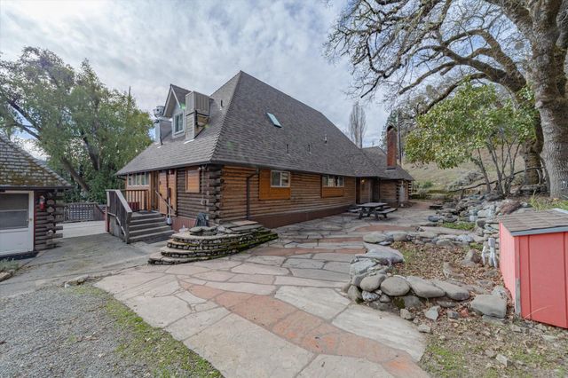 220 Harmony Lane, Garberville, CA 95542