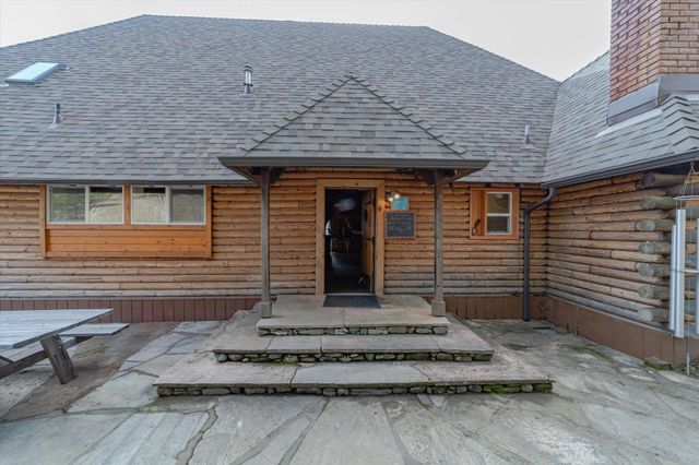 220 Harmony Lane, Garberville, CA 95542