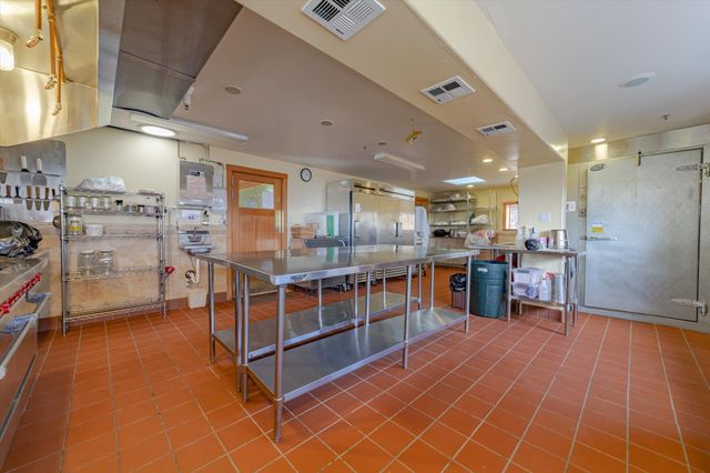 220 Harmony Lane, Garberville, CA 95542