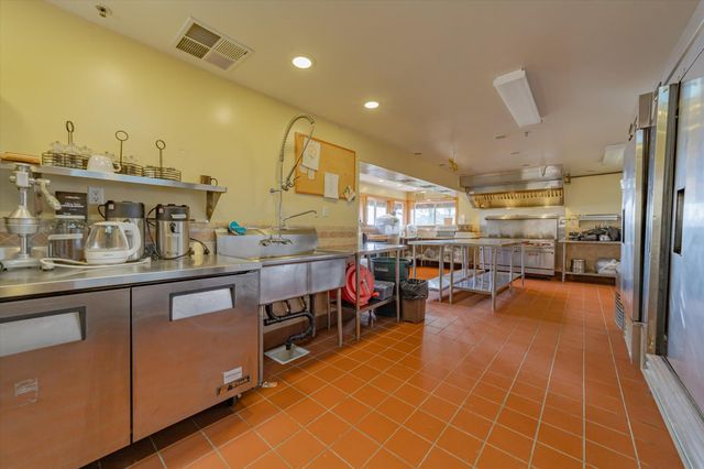 220 Harmony Lane, Garberville, CA 95542