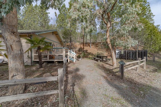 220 Harmony Lane, Garberville, CA 95542