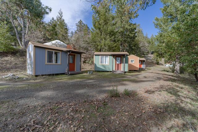 220 Harmony Lane, Garberville, CA 95542