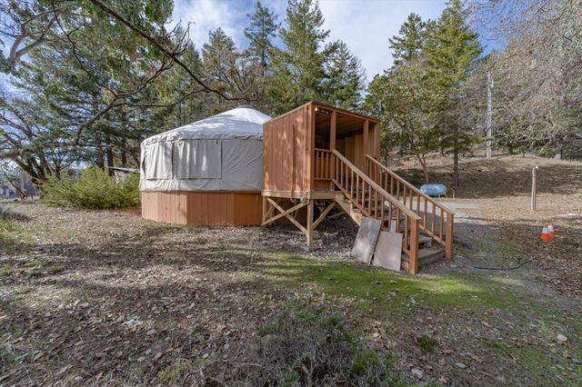 220 Harmony Lane, Garberville, CA 95542