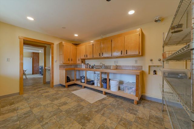 220 Harmony Lane, Garberville, CA 95542