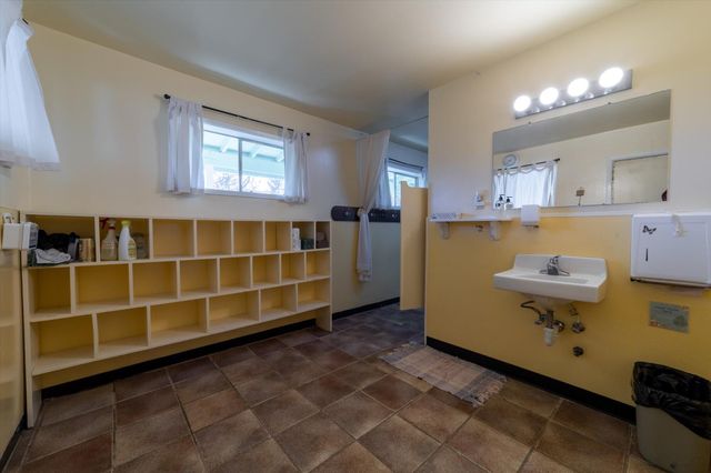 220 Harmony Lane, Garberville, CA 95542