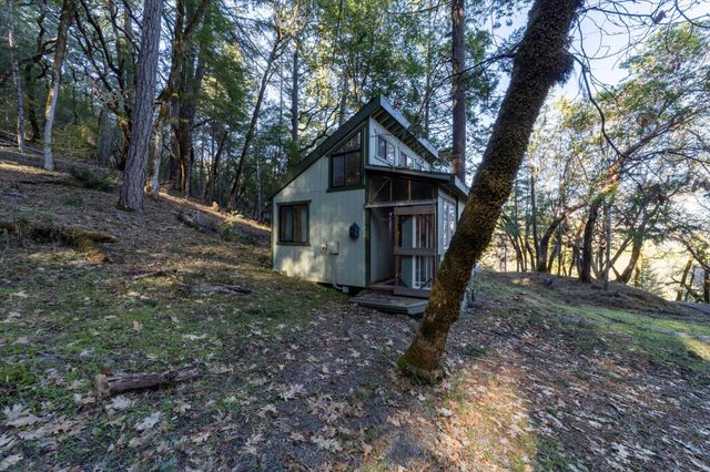 220 Harmony Lane, Garberville, CA 95542