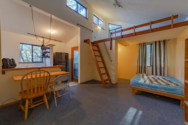 220 Harmony Lane, Garberville, CA 95542