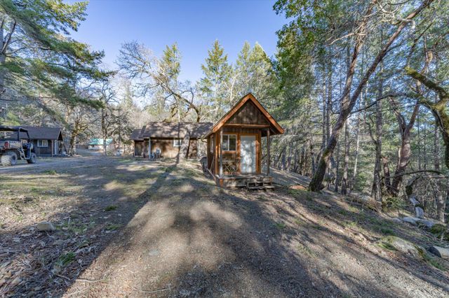 220 Harmony Lane, Garberville, CA 95542