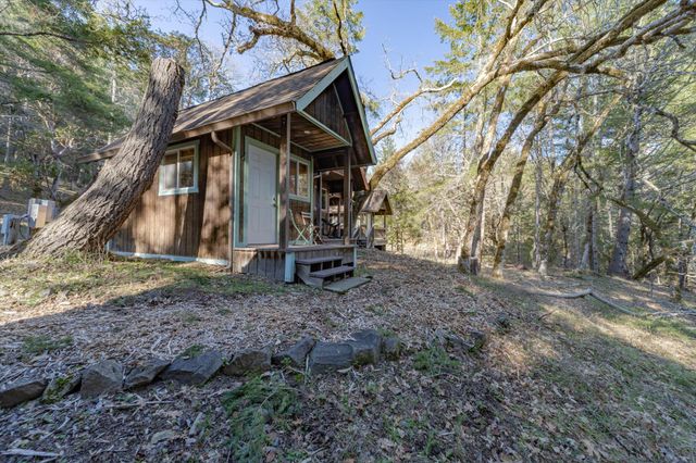 220 Harmony Lane, Garberville, CA 95542