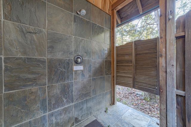 220 Harmony Lane, Garberville, CA 95542