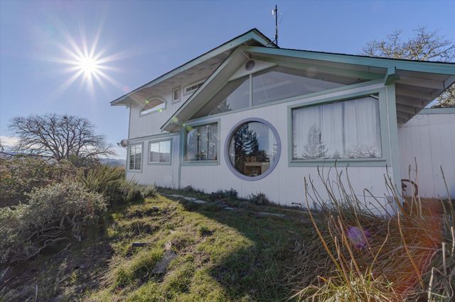 220 Harmony Lane, Garberville, CA 95542