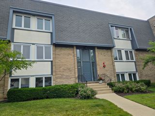 2025 Ammer Ridge Court 202, Glenview, IL 60025