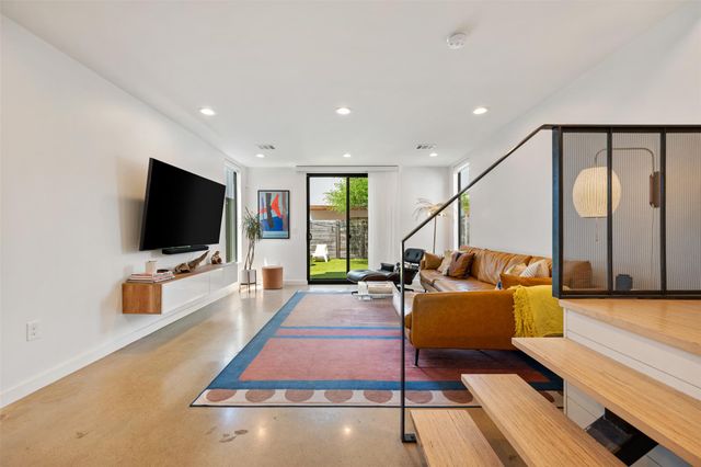 1114 E 3rd ST 1, Austin, TX 78702