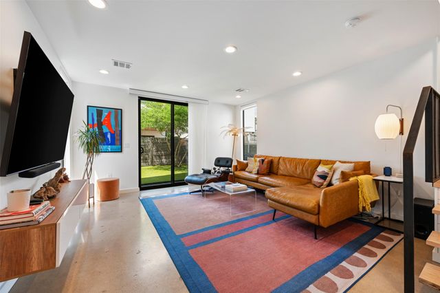 1114 E 3rd ST 1, Austin, TX 78702