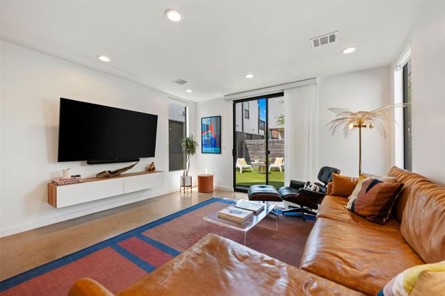 1114 E 3rd ST 1, Austin, TX 78702