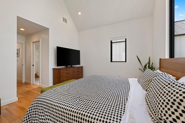 1114 E 3rd ST 1, Austin, TX 78702