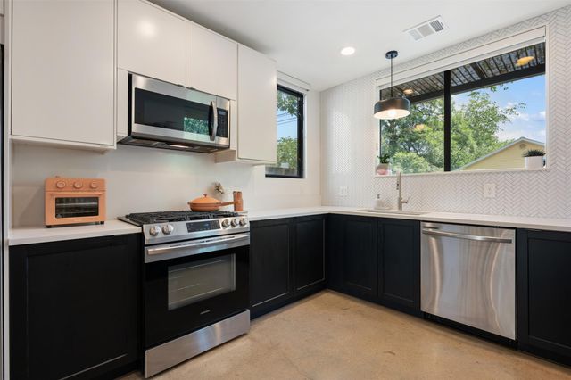 1114 E 3rd ST 1, Austin, TX 78702