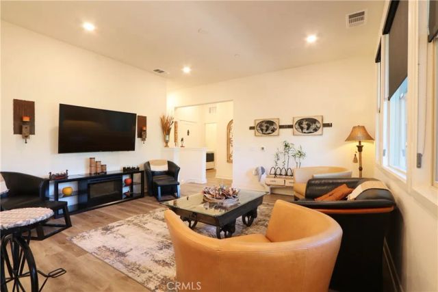 129 Carlow, Irvine, CA 92618