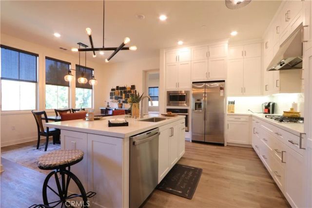 129 Carlow, Irvine, CA 92618