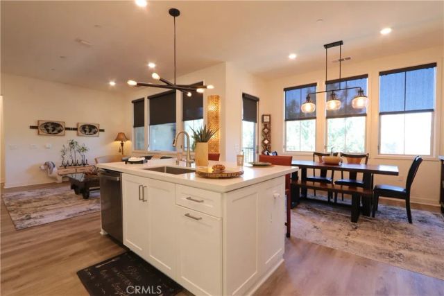 129 Carlow, Irvine, CA 92618
