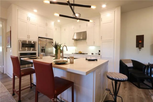 129 Carlow, Irvine, CA 92618