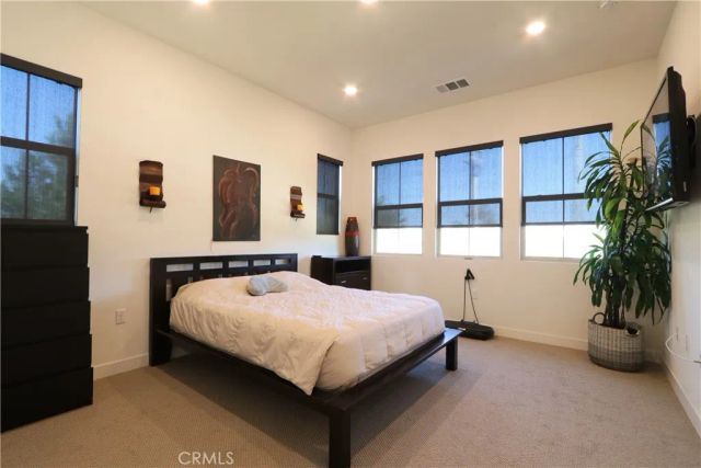 129 Carlow, Irvine, CA 92618