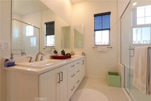 129 Carlow, Irvine, CA 92618