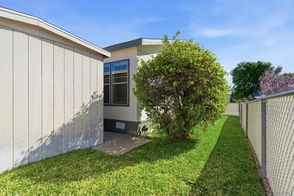 Image 16 of property listing at 27701 Murrieta Road SPC 76, Menifee, CA 92586