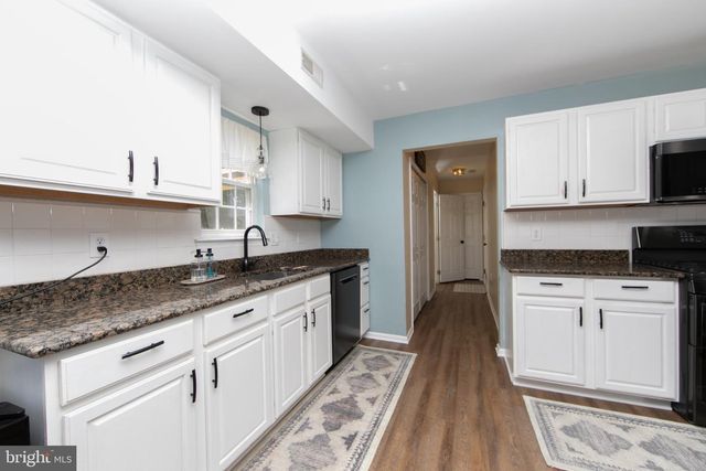 89 WEATHERVANE DR, Mount Royal, NJ 08061