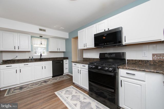 89 WEATHERVANE DR, Mount Royal, NJ 08061