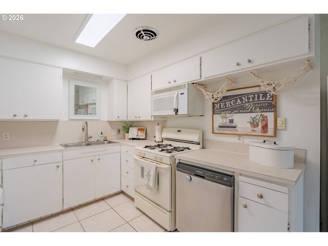 715 Ne 22ND Ave, Camas, WA 98607