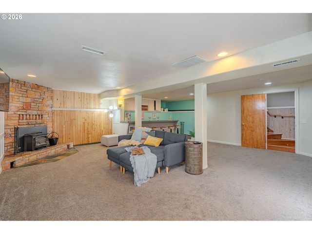 715 Ne 22ND Ave, Camas, WA 98607