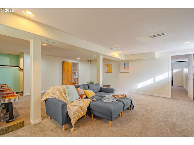 715 Ne 22ND Ave, Camas, WA 98607