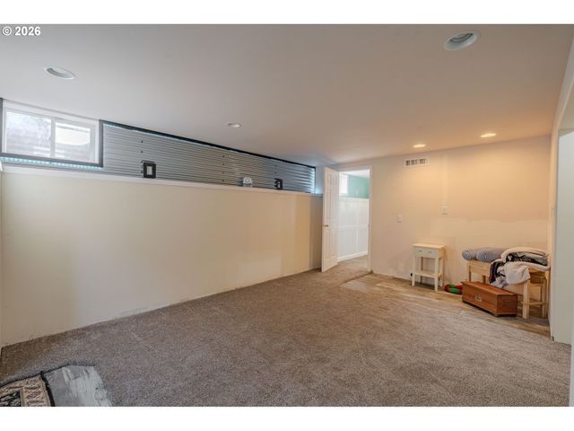 715 Ne 22ND Ave, Camas, WA 98607