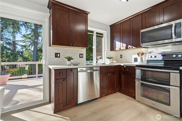 9211 NE 136th Pl, Kirkland, WA 98034