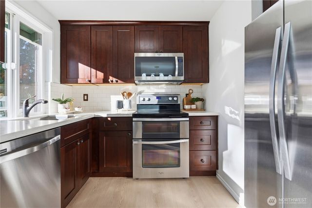 9211 NE 136th Pl, Kirkland, WA 98034