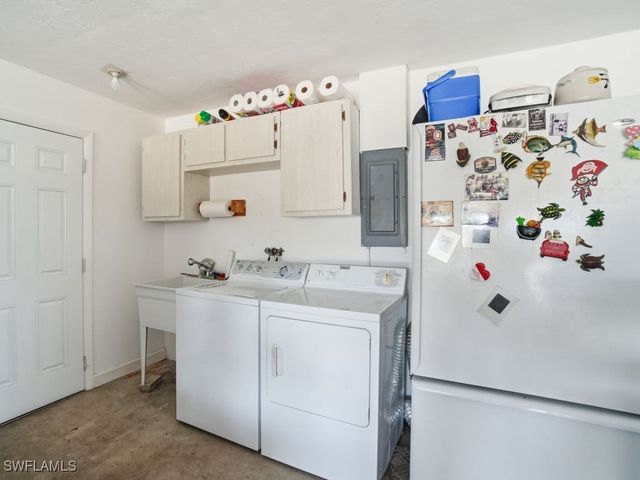 2261 Ivy AVE, Fort Myers, FL 33907