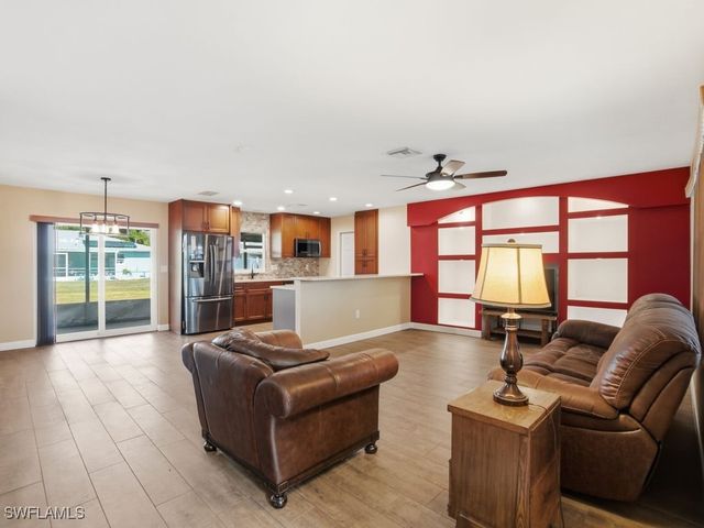 2261 Ivy AVE, Fort Myers, FL 33907