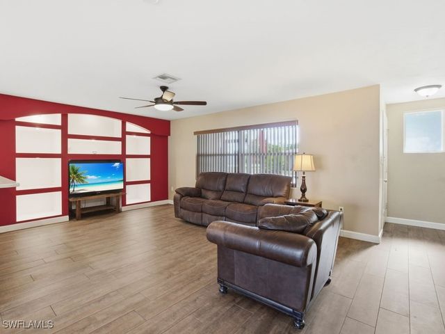 2261 Ivy AVE, Fort Myers, FL 33907