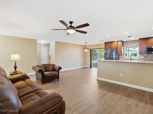 2261 Ivy AVE, Fort Myers, FL 33907