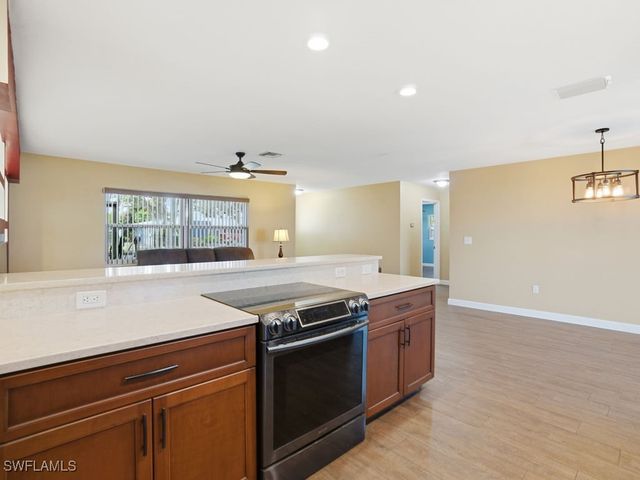 2261 Ivy AVE, Fort Myers, FL 33907