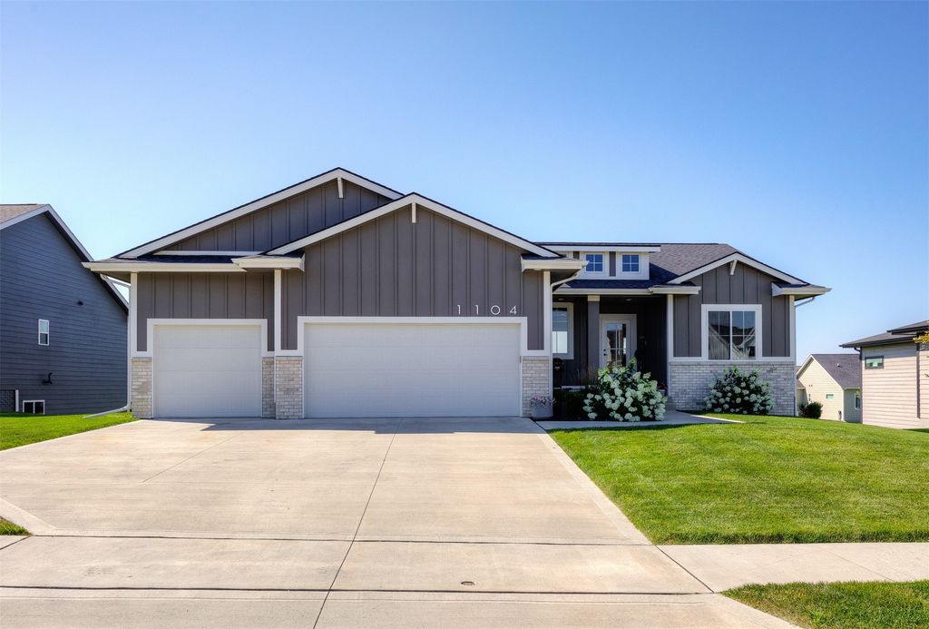 1104 NE 22nd Street, Grimes, IA 50111