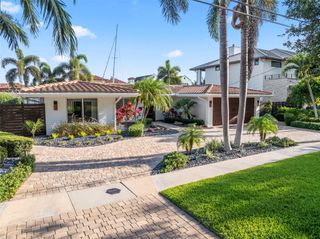 2530 NE 49 Street, Lauderdale By The Sea, FL 33064