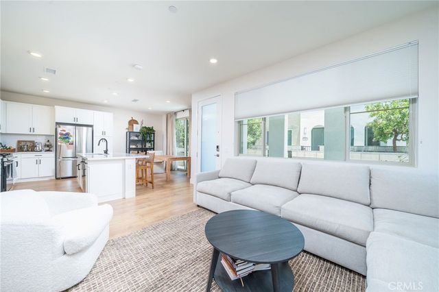 3590 E Peckham Paseo 6, Ontario, CA 91761