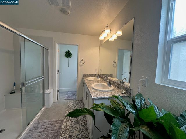 46 Mountainside Way, Hayward, CA 94544