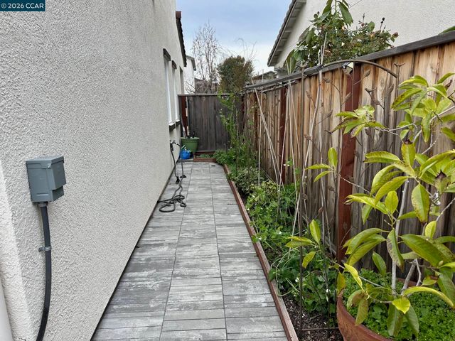 46 Mountainside Way, Hayward, CA 94544