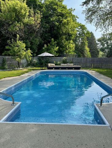 313 Maple Drive, Linden, MI 48451