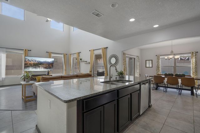 2613 La Luz Circle NE, Rio Rancho, NM 87144
