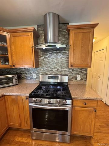 324 Cherry Lane, Inkster, MI 48141